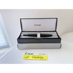 Pilot | Vanishing Point Fountain Pen in Matte Black | 18K Gold Stub Nib EUC